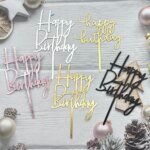 Stor Happy Birthday Tårtdekoration i Akryl – Svart och Guld för Födelsedagstårtor - Bild 2
