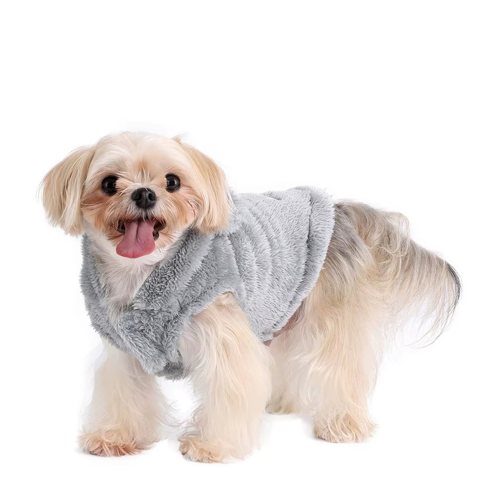 Varm hundtröja i mjuk fleece med söt huva