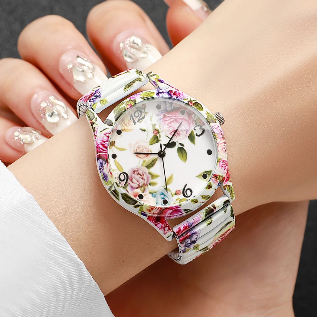Blomstermönstrad Damklocka med Elastiskt Armband Set
