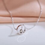 Geometriskt Silverfärgat Halsband med Cirkelhänge och Tofs - Bild 4