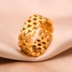 Elegent Kedjering i Guld i Rostfritt Stål