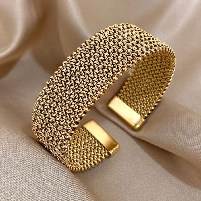 Elegant Våfflat Stelt Armband i Guld - Bild 3