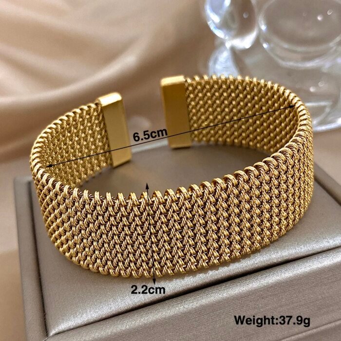 Elegant Våfflat Stelt Armband i Guld - Bild 6