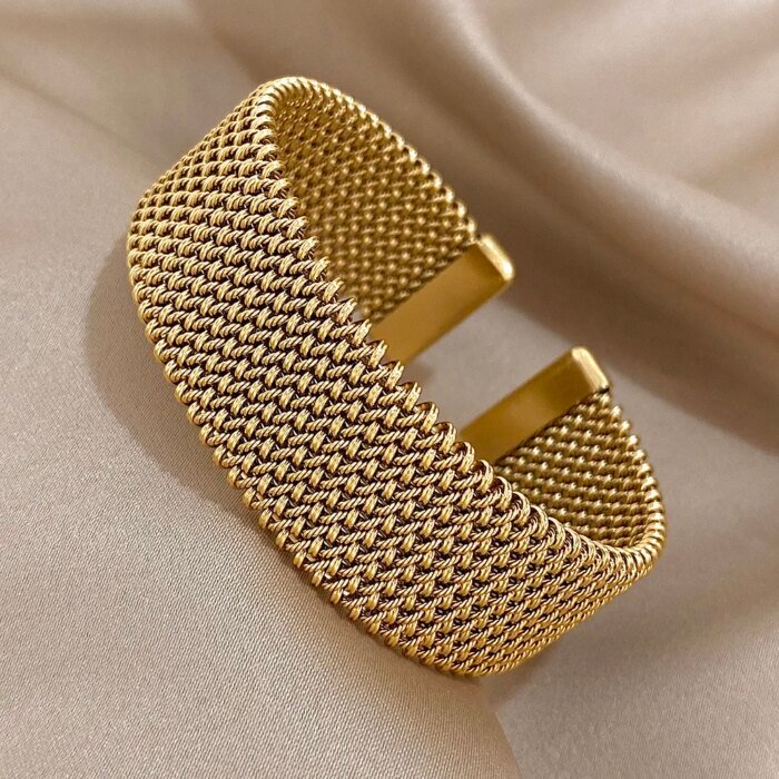 Elegant Våfflat Stelt Armband i Guld - Bild 5