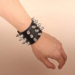 Punkarmband med nitar – Svart läderarmband i gotisk stil - Bild 4
