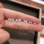 Små örhängen i äkta 925 sterling silver med klara zirkoniastenar – Söta stiftörhängen