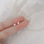 Nya Hjärtformade Stiftörhängen för Dam – Allergivänliga Minimalistiska Örhängen med Stjärna och Söt Design - Bild 3