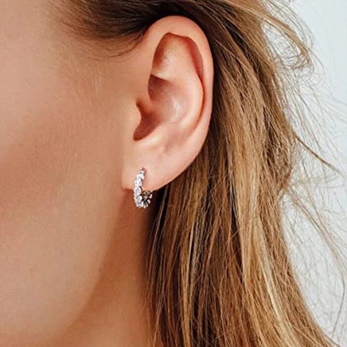 Huitan Fullbesatta Kristall CZ Creoler för Kvinnor, Glittrande Accessoarer för Bröllop, Fest och Födelsedag, Eleganta Statement Örhängen - Bild 5
