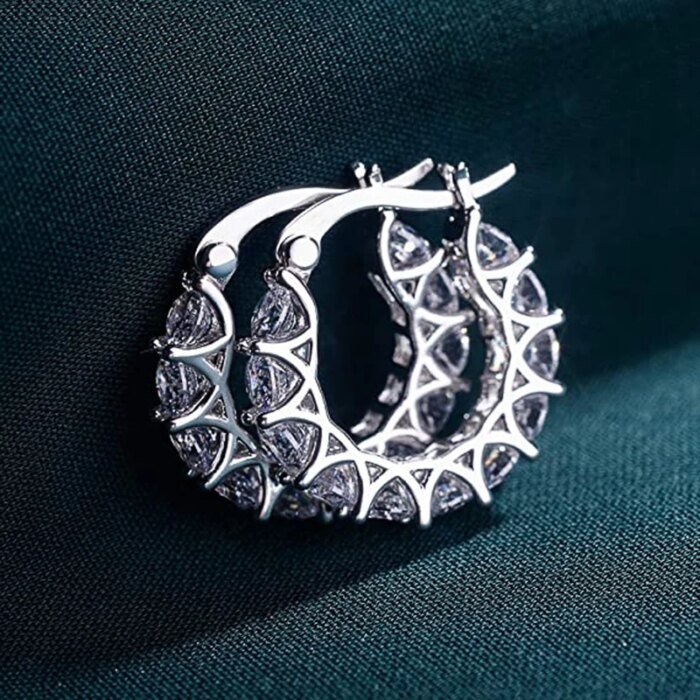 Huitan Fullbesatta Kristall CZ Creoler för Kvinnor, Glittrande Accessoarer för Bröllop, Fest och Födelsedag, Eleganta Statement Örhängen - Bild 4