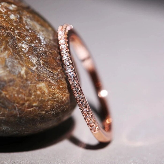 Elegant förlovningsring i 925 sterling silver med gnistrande kristaller – Tidlös design för speciella tillfällen - Bild 2