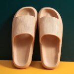 Mångsidiga tofflor för hem och strand – Halkfri design - Bild 2