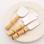 Set med ostknivar i rostfritt stål och handtag i bambu - Bild 3