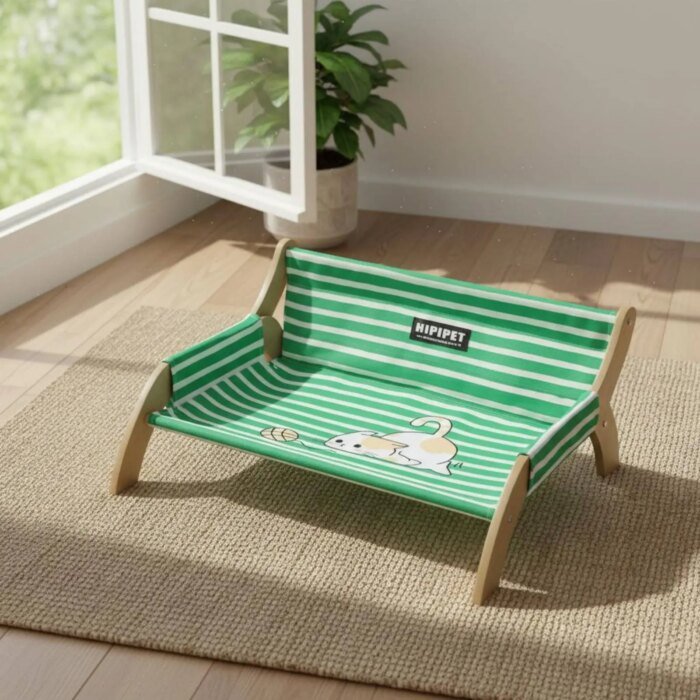 Upphöjd kattsäng i trä med ventilerande liggyta för sommaren - Bild 3