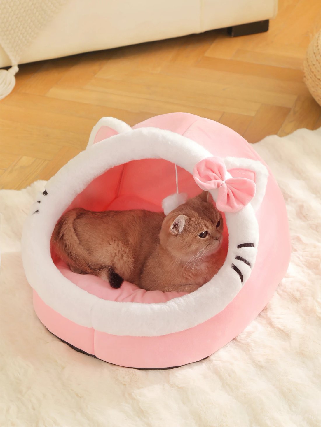 Söt och mjuk kattsäng med mysig grottdesign för djup sömn