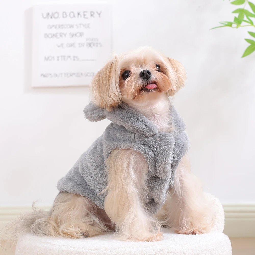 Varm hundtröja i mjuk fleece med söt huva