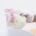 Duschsvamp i mesh – exfolierande badboll - Bild 5