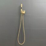Borstad guld handhållen bidéspruta och toalettarmatur i mässing - Bild 3