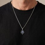 Vnox Halsband i rostfritt stål – Spade-hänge med blå zirkonia (Poker/Hip Hop-stil)
