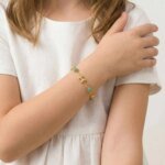 Sött Armband med Rosett och Naturstenar för Barn – Vattenfast Guldpläterat Stål - Bild 2