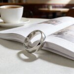 Klassisk Minimalistisk Ring i Rostfritt Stål (6 mm) – Vattenfast & Allergivänlig Smycke för Dam & Herr - Bild 3