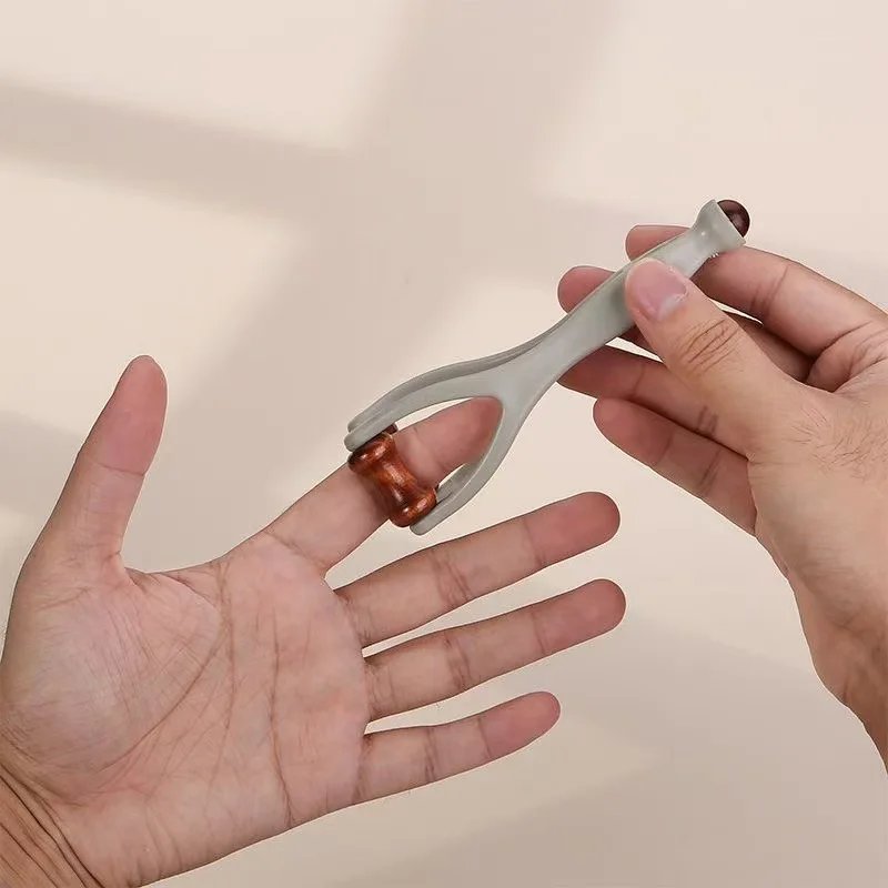 Finger Och Handmassagerare I Ädelträ För Handledsbesvär