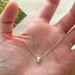 Lyxigt kulhalsband i 925 silver med geometriskt hänge