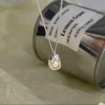 Vackert silverhalsband i 925 sterling med hänge