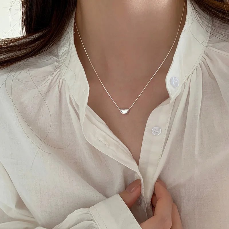 Stilrent geometriskt silverhalsband i 925 sterling Stilrent geometriskt silverhalsband i 925 sterling