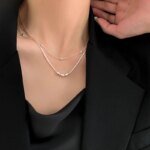 Dubbelkedjat silverhalsband i 925 sterling med geometriskt hänge