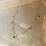 Grönt droppformat silverhalsband i 925 sterling