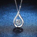 Charmigt geometriskt silverhalsband i 925 sterling