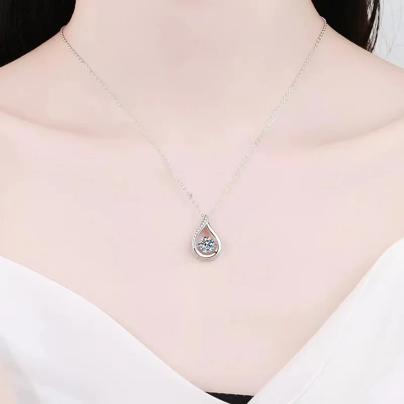 Charmigt geometriskt silverhalsband i 925 sterling