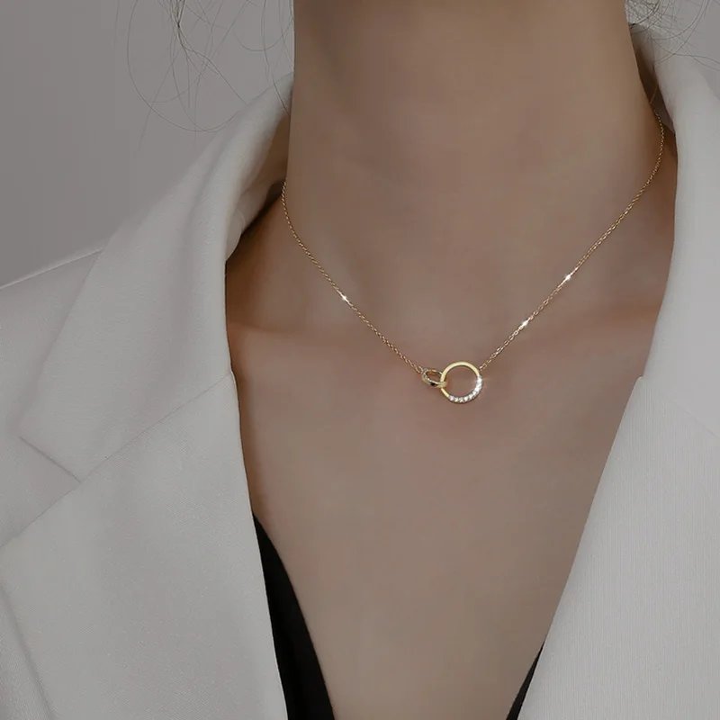 Cirkelformat silverhalsband i 925 sterling för dam