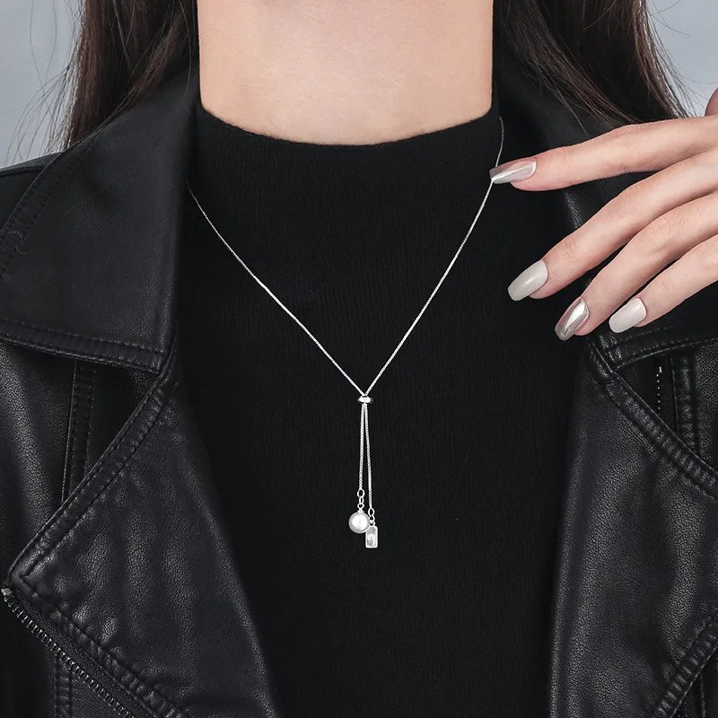 Långt pärlhalsband i 925 sterling silver