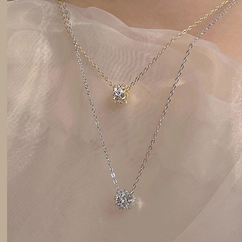 Klassiskt geometriskt silverhalsband för dam