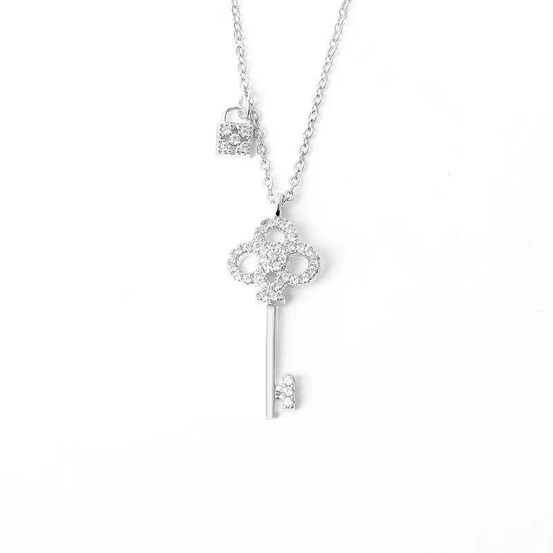 Elegant nyckelhalssmycke i äkta 925 sterling silver