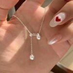 Droppformat geometriskt halsband i 925 sterling silver