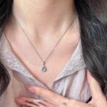 Stilrent droppformat silverhalsband i 925 sterling silver