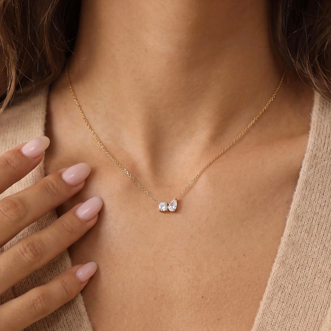 1320977-vitmtk.jpg Minimalistiskt geometriskt silverhalsband i 925 sterling silver - Image 1