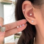 Örhängen i 925 sterling silver med kärleksmotiv