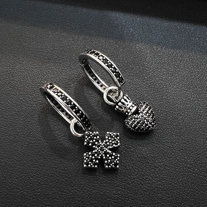Svarta Zirkonia 925 Sterling Silver Örhängen med Unik Design - Image 2