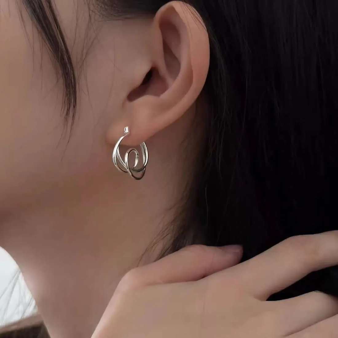 Minimalistiska geometriska örhängen i 925 sterlingsilver