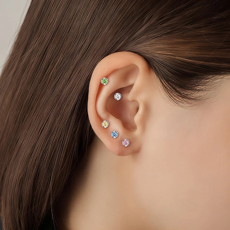Färgstarka minitörhängen i 925 sterlingsilver med zirkoner