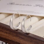 Geometriska örhängen i 925 sterlingsilver med stilren personlighet