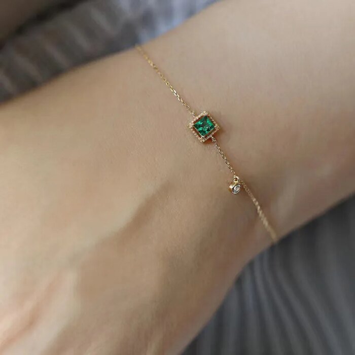 Geometriskt armbands-smycke med grön zirkon i silver - Image 3