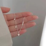 Hjärtformat silverarmband med glittrande zirkon
