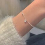 Hjärtformat silverarmband med glittrande zirkon - Image 2